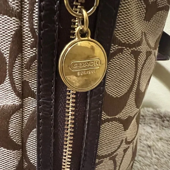 SOLD - Coach Gallery Signature Zip Khaki Mahogany Tote - Picture 4 of 10